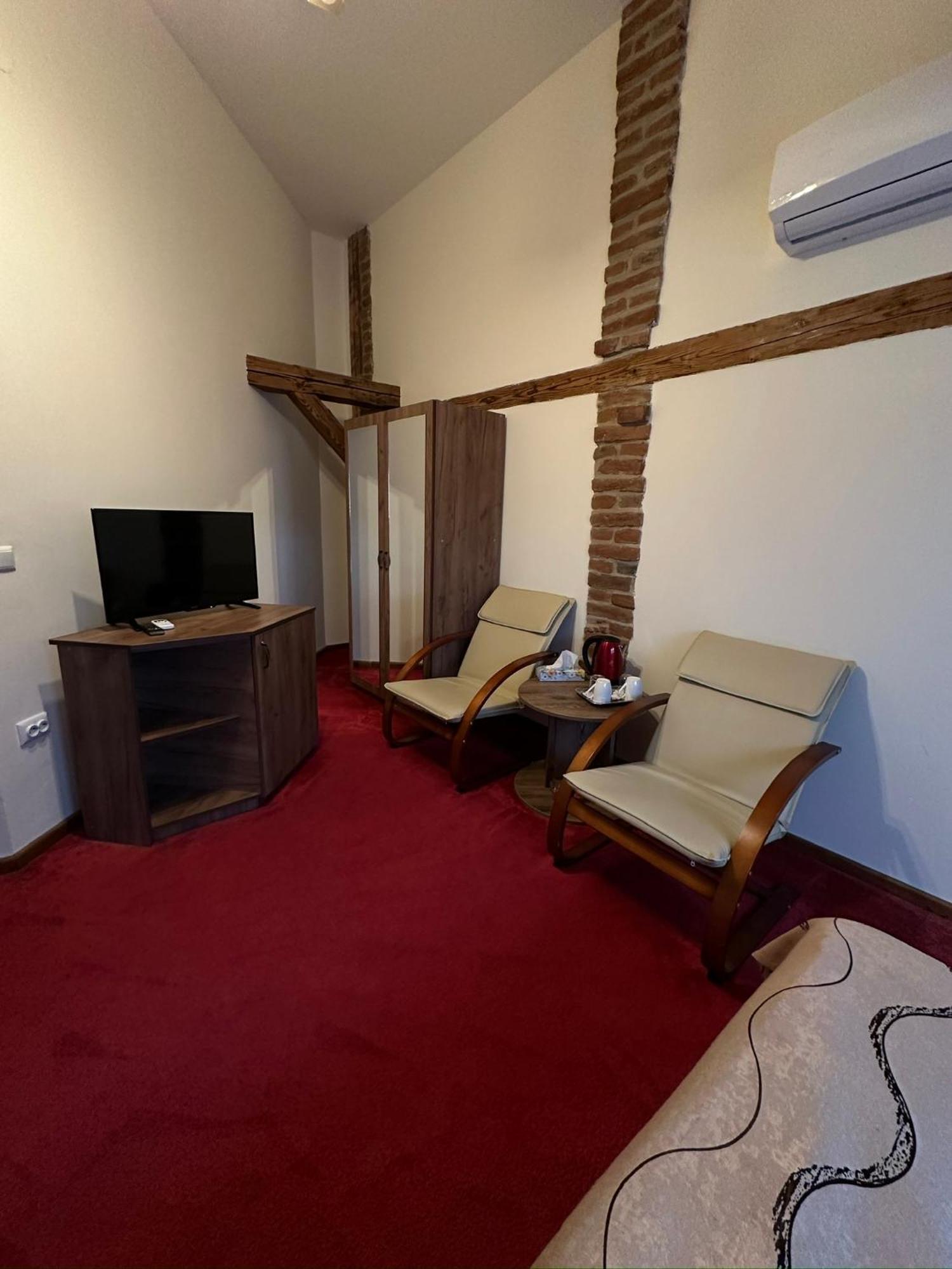 Antique Aparthotel Alba Iulia Exterior foto
